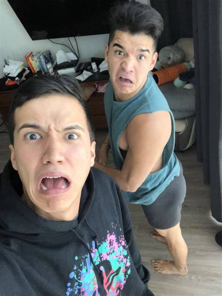 Aaron Burriss vlogs
