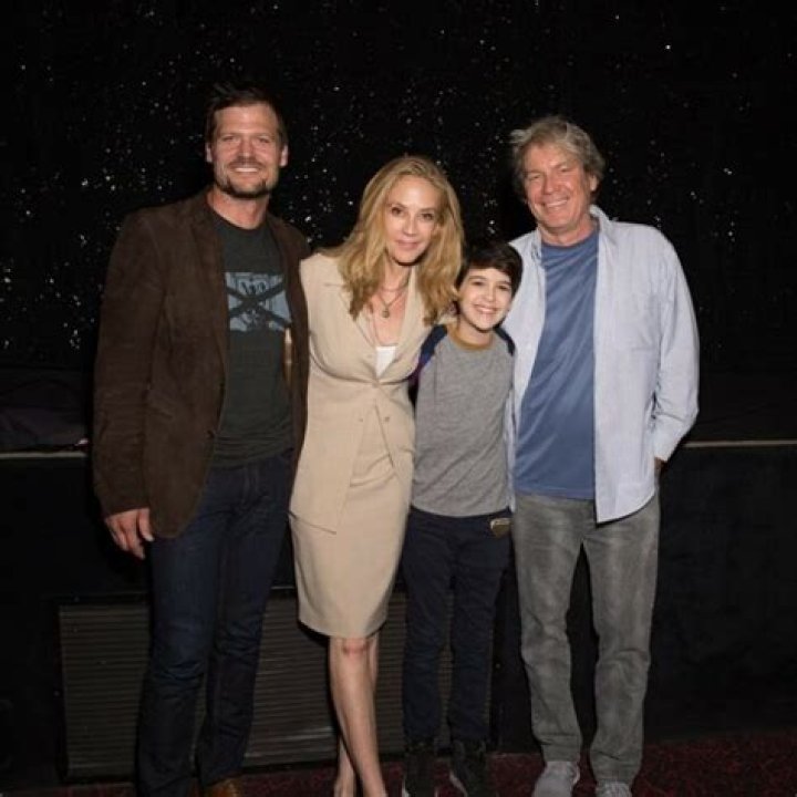 ally walker height
