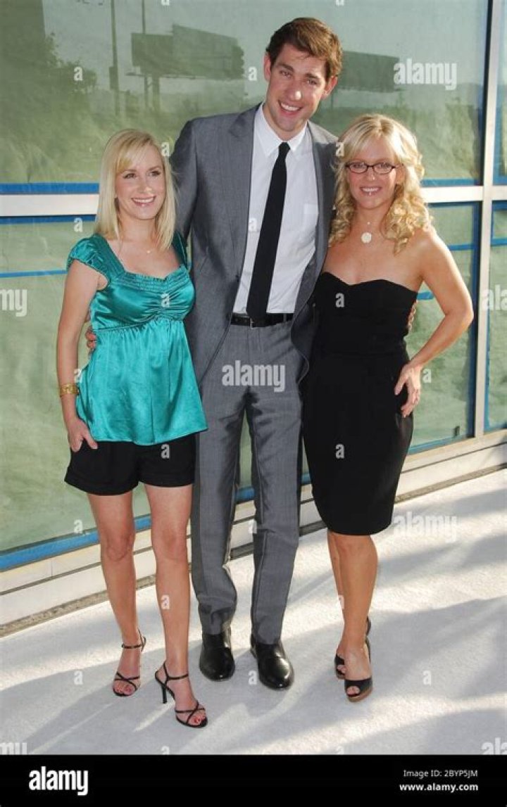 angela kinsey height angela kinsey height