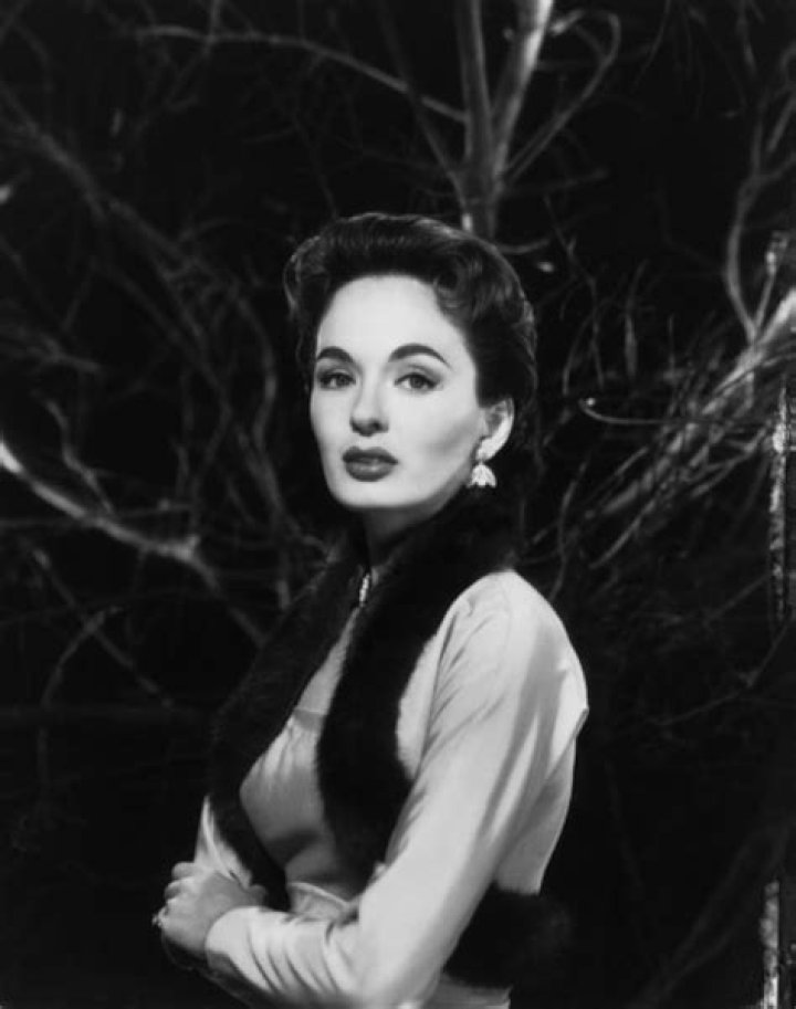 ann blyth height