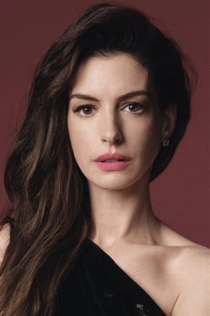 Anne Hathaway Lightens Up