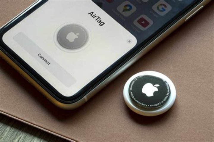 Apple AirTag best bluetooth tracker