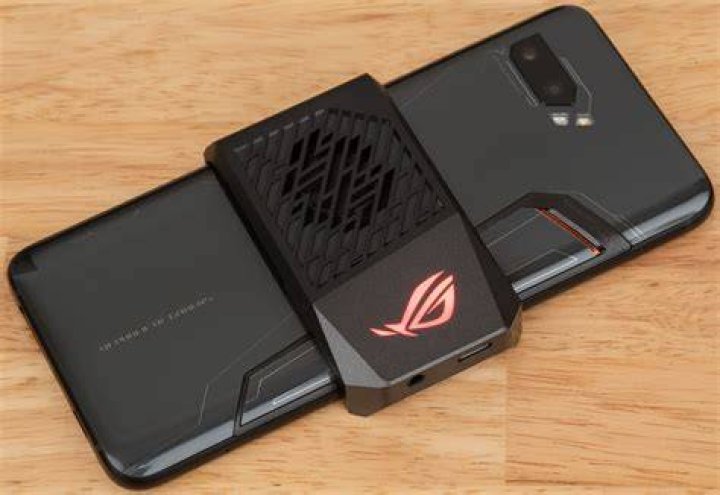 Asus ROG Phone 2 slide in kunai controller