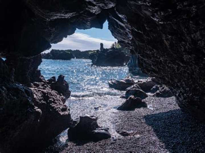 Beach Cave Pit TDS.png