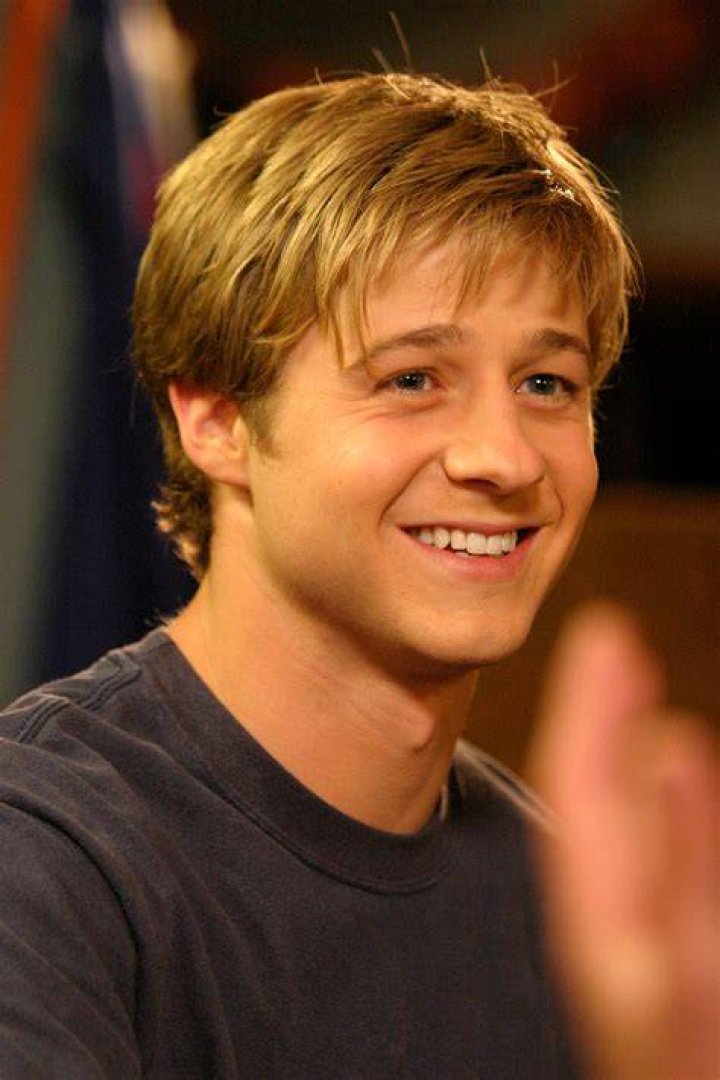 Benjamin McKenzie TV Fanatic