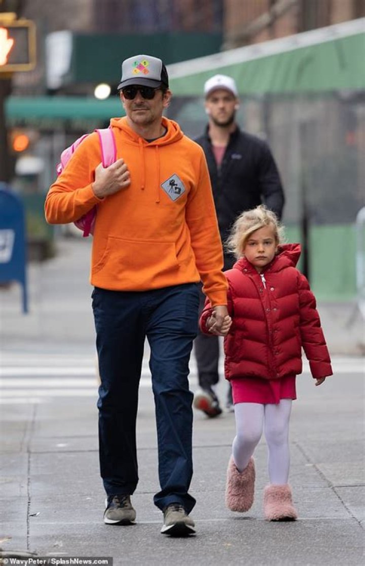 Bradley Cooper does the heavy lifting as he carries his daughter Lea De Seine's trends now