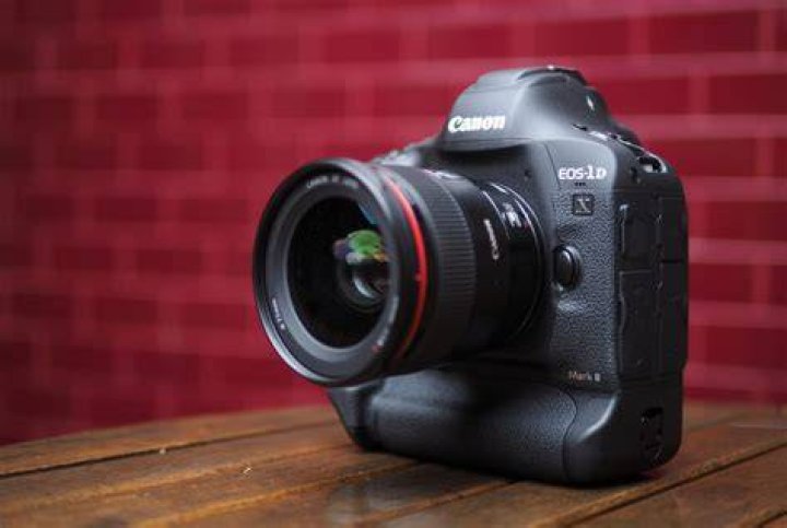 Canon EOS 1DX Mark II DSLR camera body Canon EOS 1DX Mark II DSLR camera body
