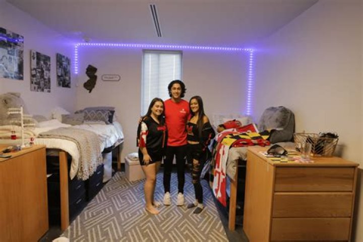 Colleges Experiment with Gender-Blind Dorms