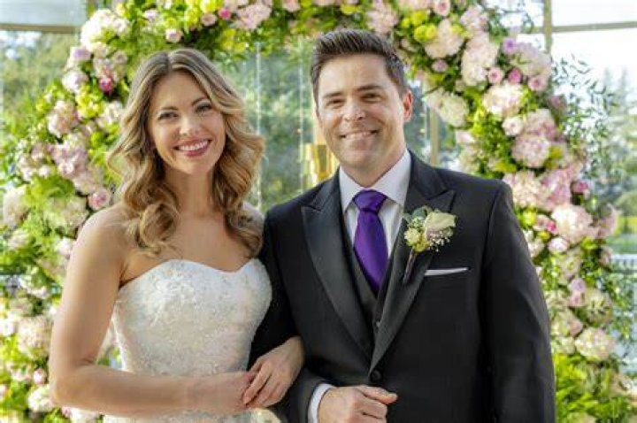 Danny Dorosh (Pascale Hutton) Bio, &Acirc;ge, Parents, Femme, Enfants, Valeur