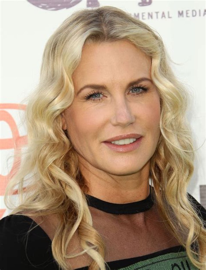 Daryl Hannah's naked butt makes 'Splash,' no longer censored on Disney+ TampaScoop