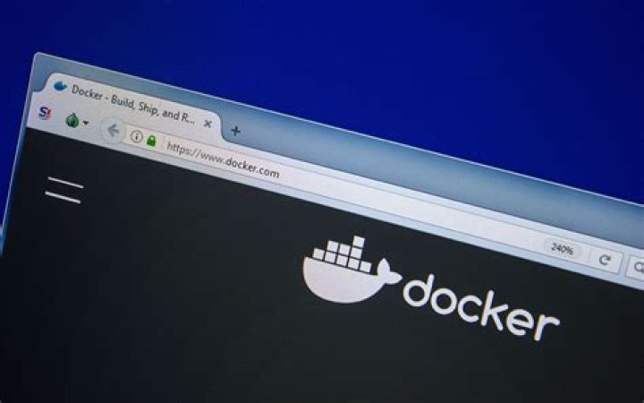 docker download page screenshot Docker website - windows 10 error response from daemon drive sharing seems blocked by a firewall