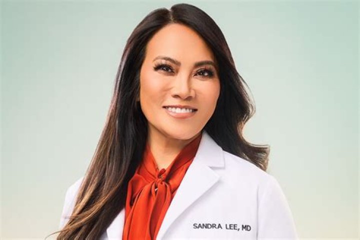 Dr Sandra Lee