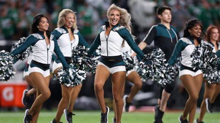 Eagles cheerleaders uniforms