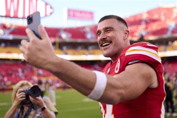 Exploring Travis Kelce's Political Views A Look Into His Democratic