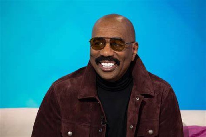 Fans Are Obsessing Over Video of Steve Harvey Jamming Out to Funky &rsquo;70s Tune Parade
