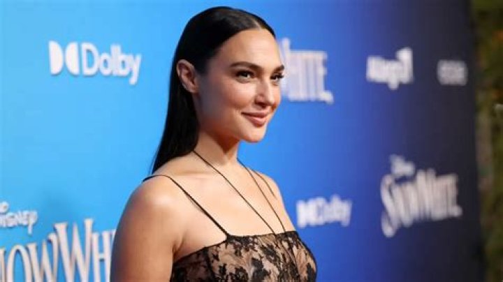 Gal Gadot Bio Age Height Weight Body Measurements Net Worth Images