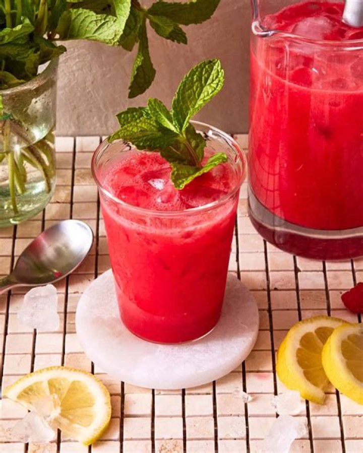 Ginger Grapefruit Refresher Drink