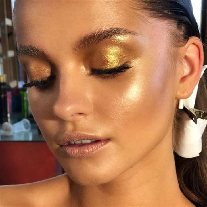 Golden Makeup How To