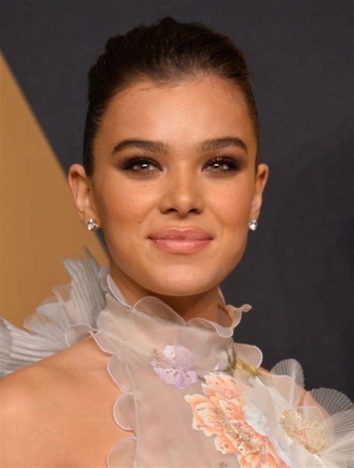 Hailee Steinfeld's Go-to Body Oil, Favorite Workout, & Her Newest Beauty Trick