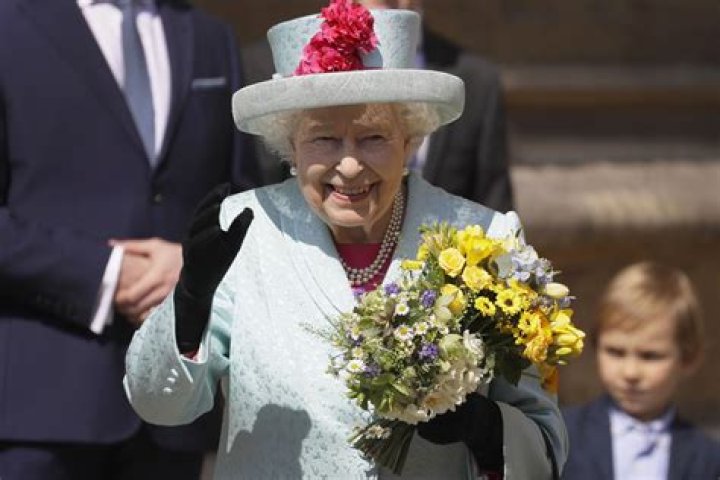 How Queen Elizabeth gets dressed every day