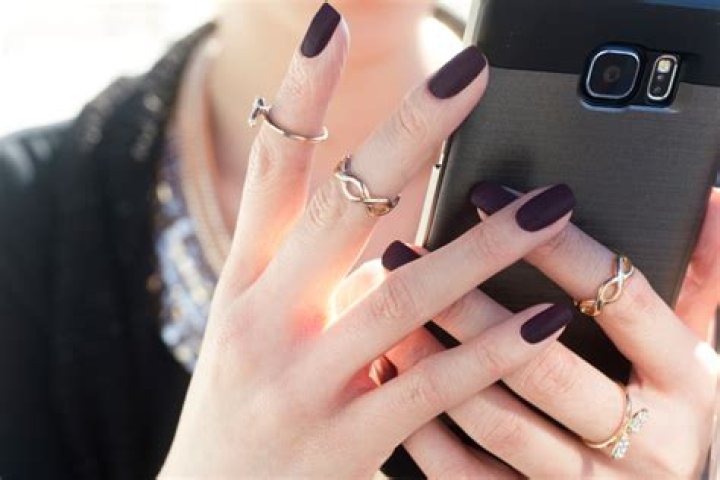 How to Fix Stained Nails