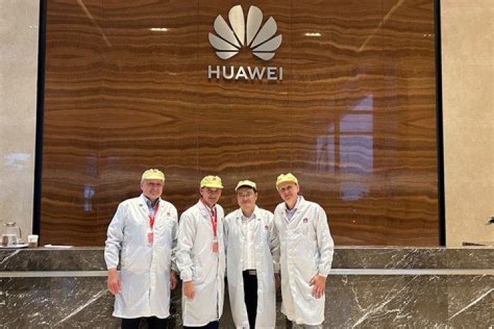Huawei HQ 5G logo