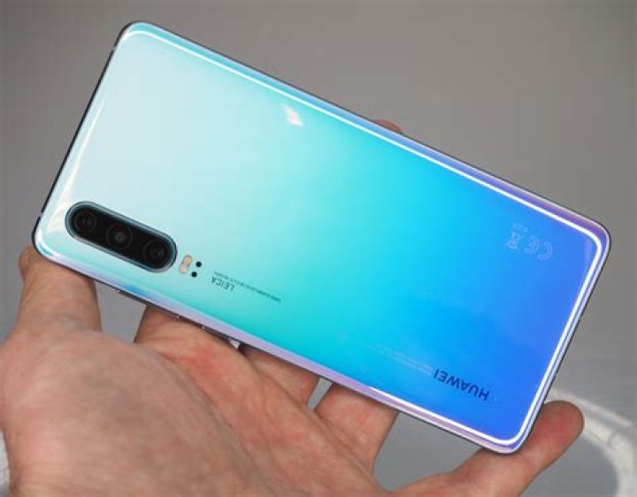 Huawei P30 back in hand