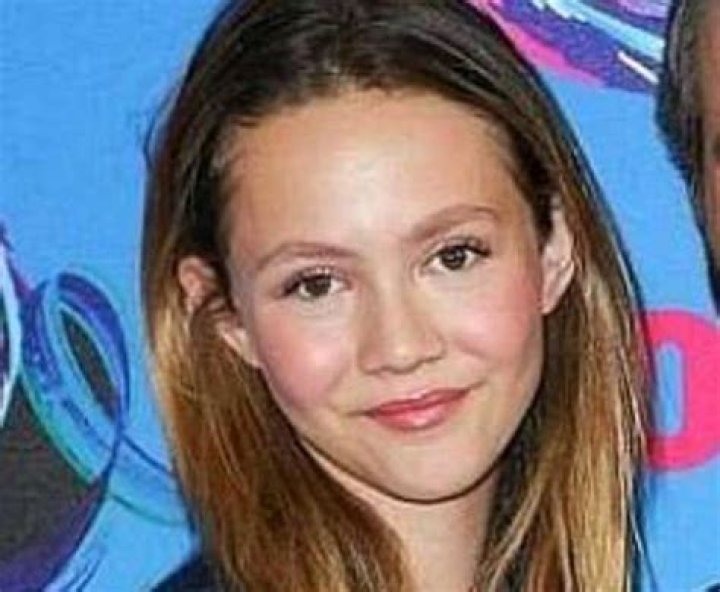 iris apatow net worth
