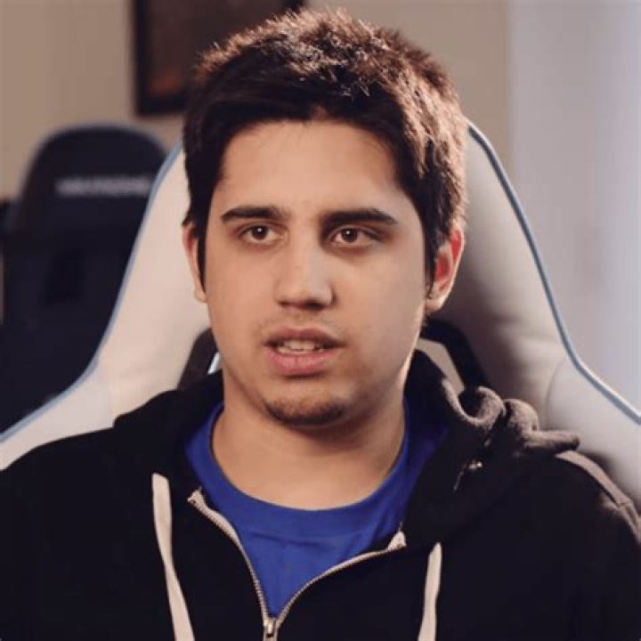Iwdominate Twitch Streamer Iwdominate Twitch Streamer