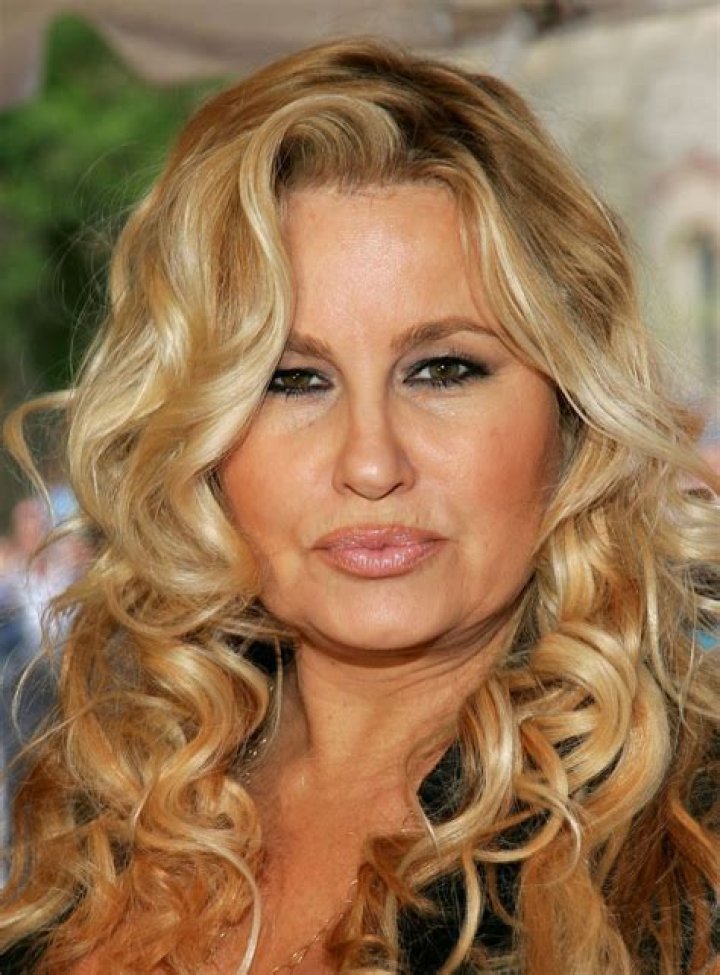 Jennifer Coolidge's Height vs. Other Celebrities