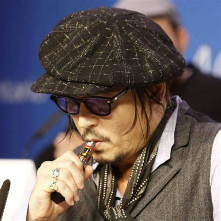 Johnny Depp Vaping Johnny Depp Vaping