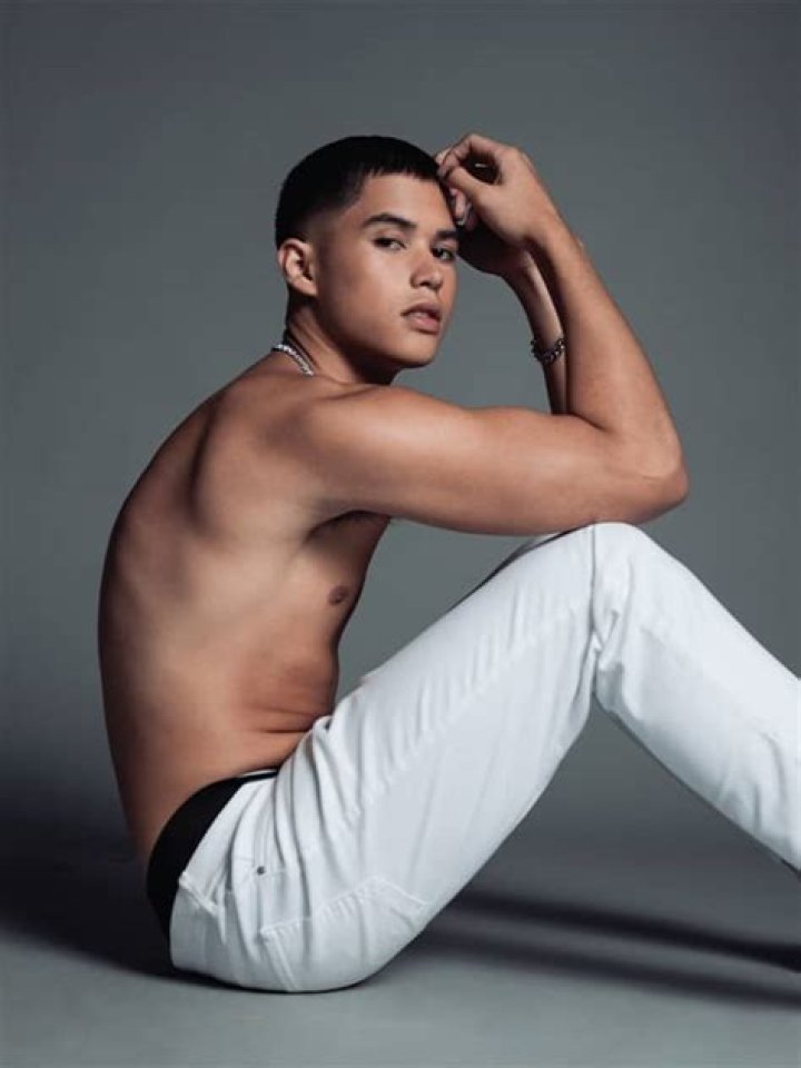 Kyle Echarri