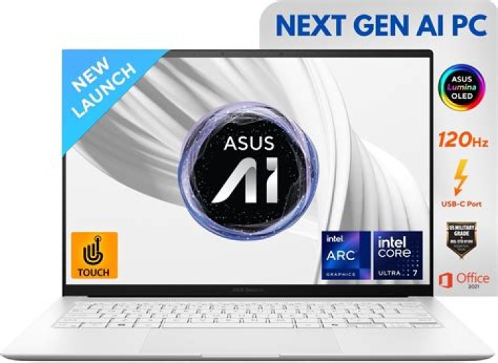 laptop close-up white - Arc launcher not updating