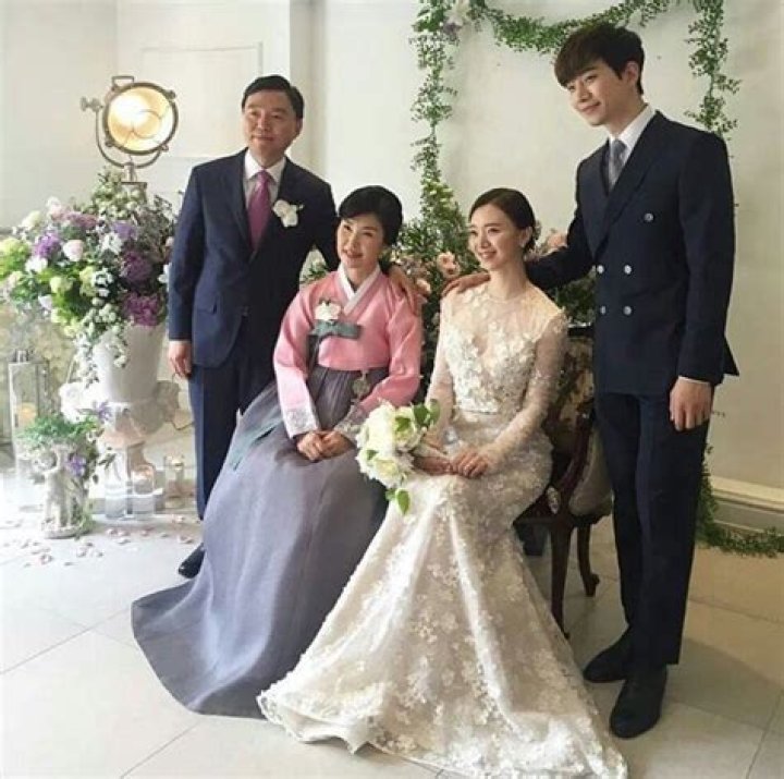 Lee Junho Family