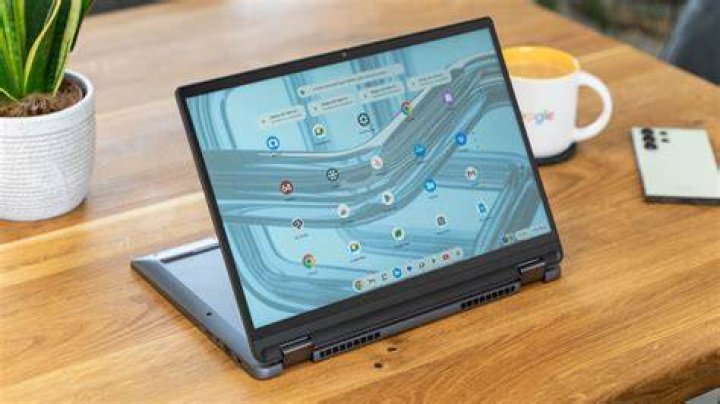 Lenovo Flex 5i Chromebook left edge ports 1 Lenovo Flex 5i Chromebook left edge ports 1