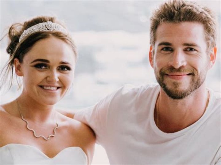 Liam Hemsworth shocks newlywed bride at Gold Coast surf club The