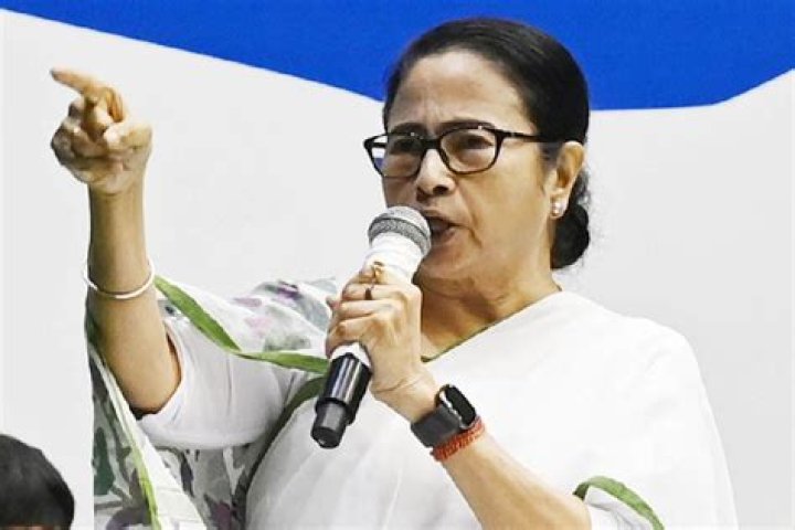 Mamata Banerjee Mamata Banerjee extends her support for Mahua Moitra