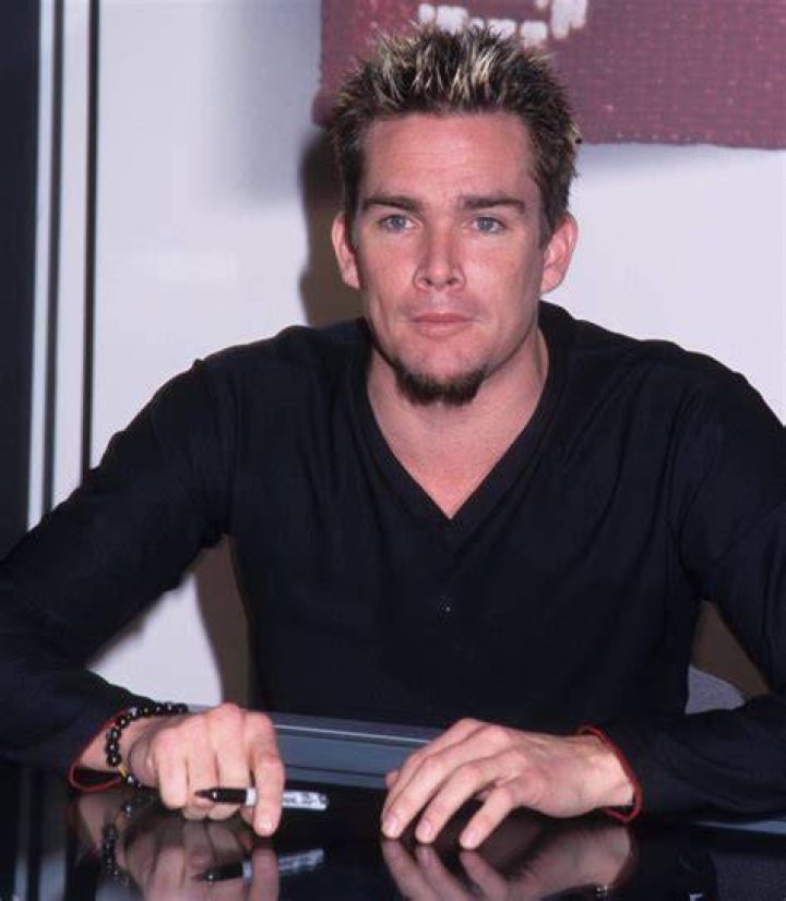 Mark McGrath singing with the band Sugar Ray.