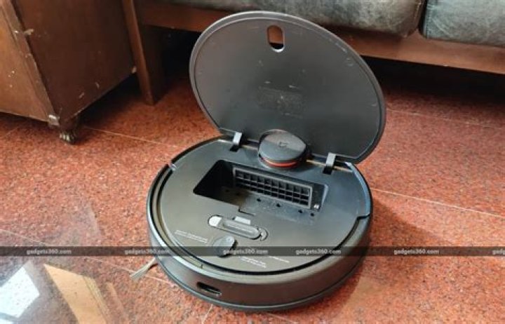 Mi Robot Vacuum Mop P charging contacts Mi Robot Vacuum Mop P charging contacts