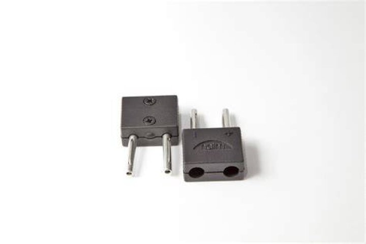 Naim speaker plugs