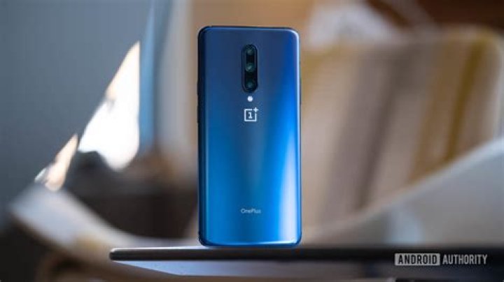 OnePlus 7 Pro back of phone at angle (2) OnePlus 7 Pro back of phone at angle (2)