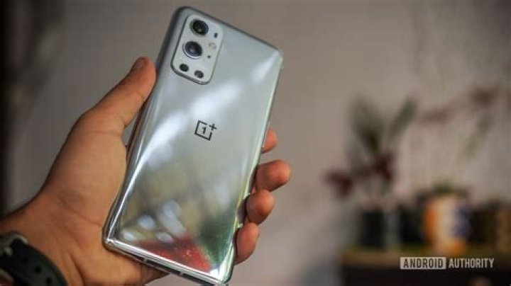 OnePlus 9 Pro showing back OnePlus 9 Pro showing back