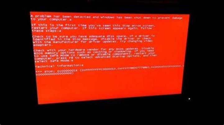Red screen Windows 10 explorer.exe