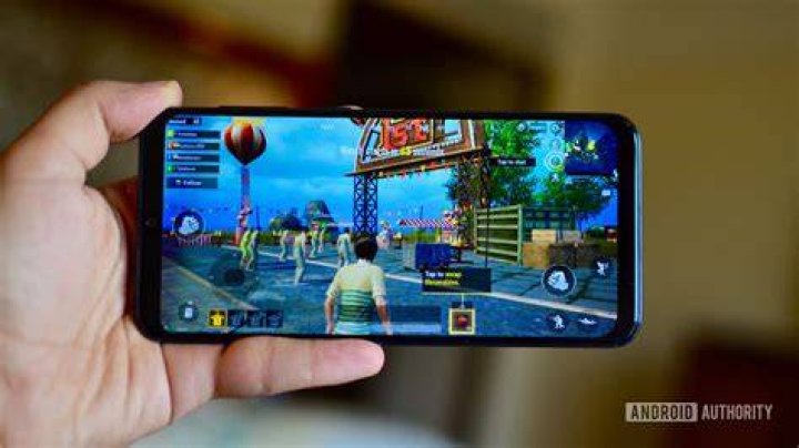 Samsung Galaxy A50 playing PUBG Samsung Galaxy A50 playing PUBG