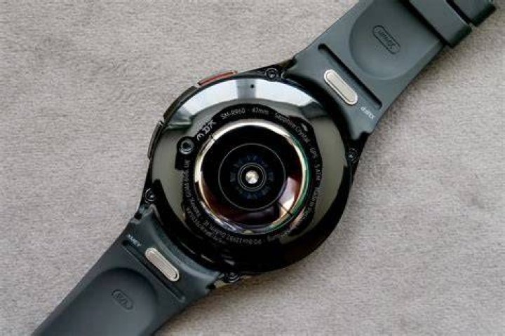 Samsung Galaxy Watch Review-12 samsung galaxy watch back side