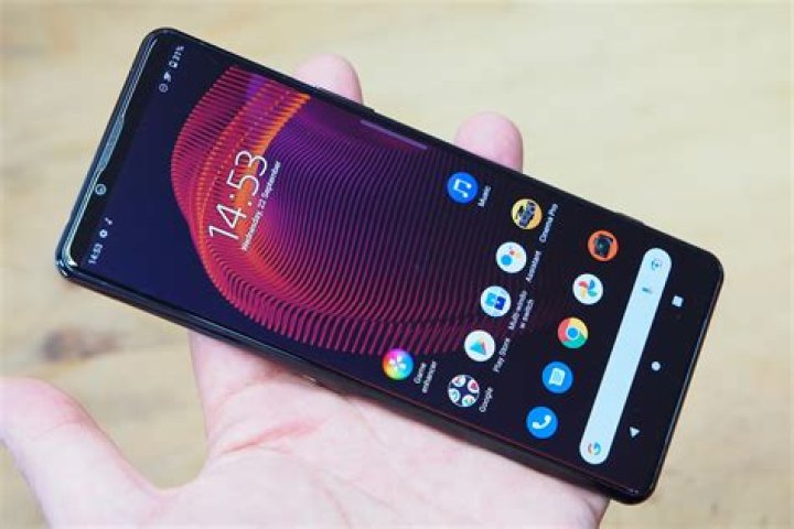 Sony Xperia 5 III in hand Google Assistant softare Sony Xperia 5 III in hand Google Assistant softare