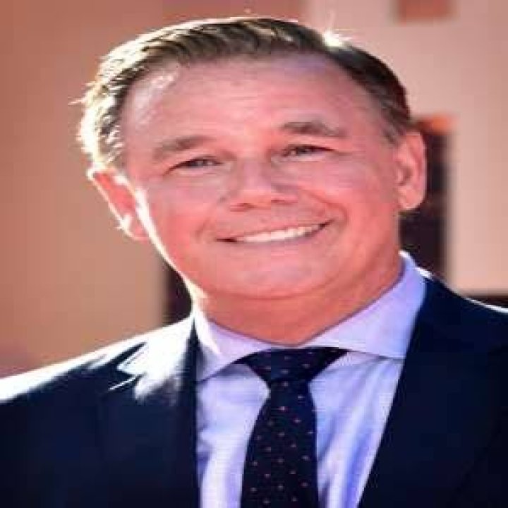 Spencer Garrett Birthday, Real Name, Age, Weight, Height, Family, Facts, Contact Details