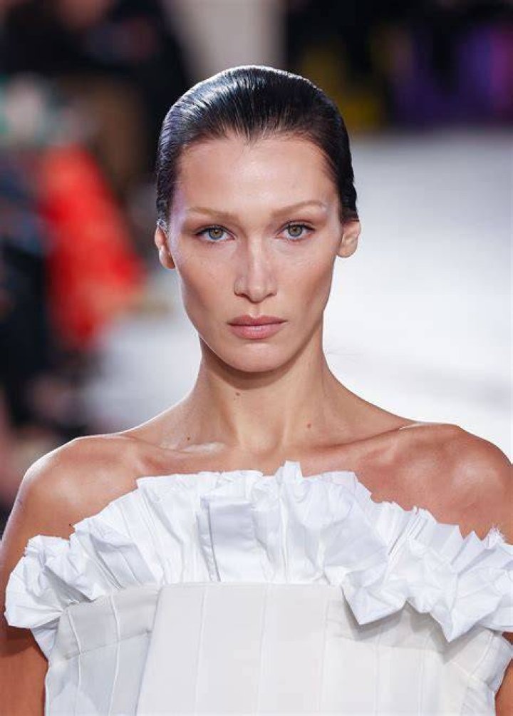 STYLECASTER | Bella Hadid Off-White FW 2021