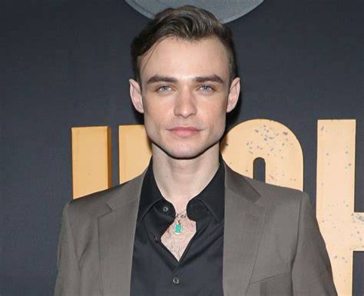 Thomas Doherty Height – How Tall is Thomas?