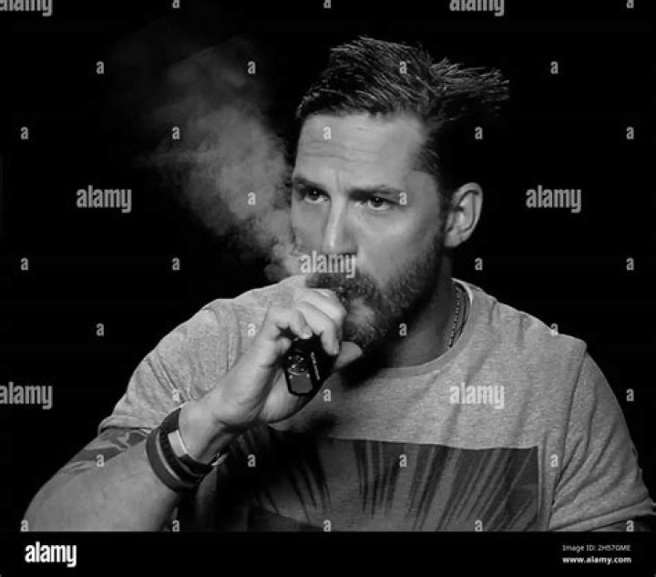 Tom Hardy Vaping Tom Hardy Vaping